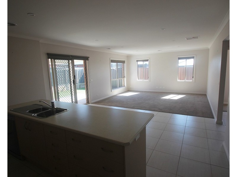 2/6 Lowery Court, Maryborough VIC 3465