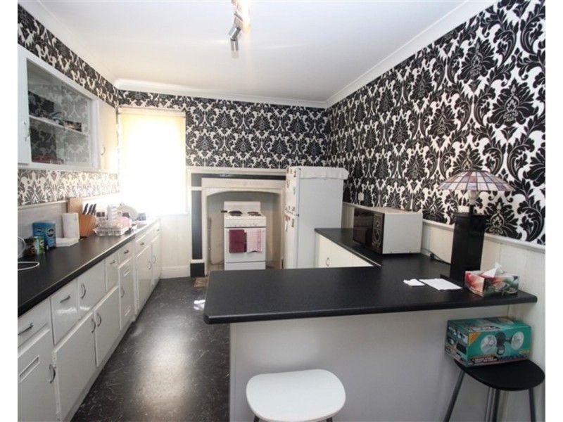 16 Majorca Road, Maryborough VIC 3465