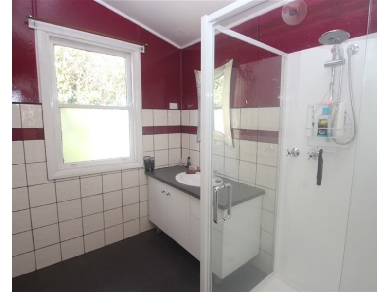 16 Majorca Road, Maryborough VIC 3465