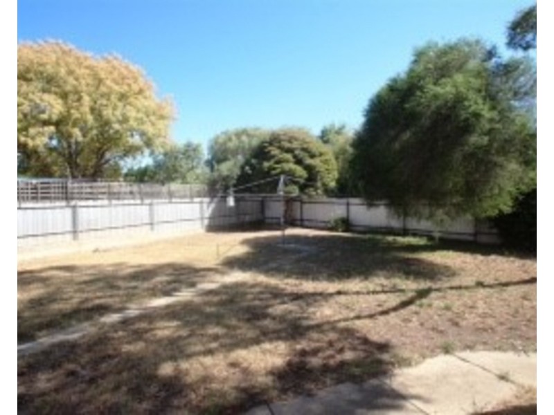 16 Majorca Road, Maryborough VIC 3465