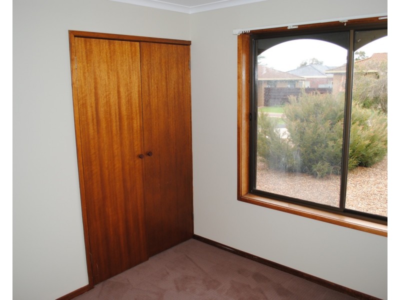 2/10 Pekin Road, Maryborough VIC 3465