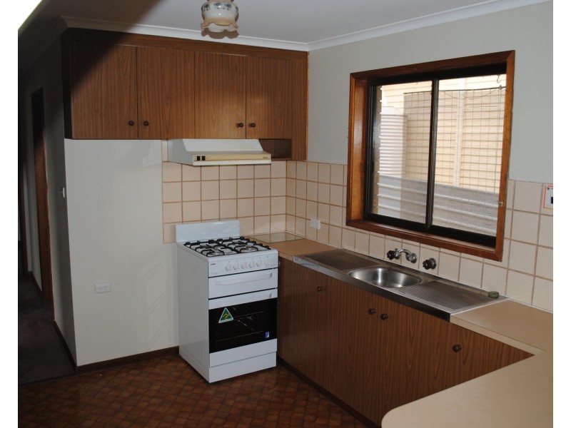 2/10 Pekin Road, Maryborough VIC 3465