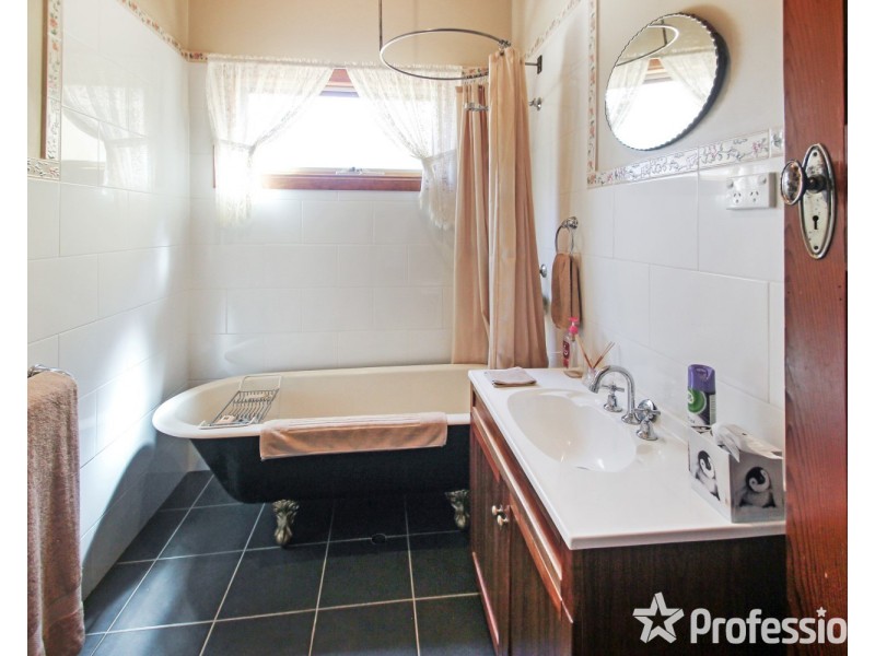 28 Phelan Road, Maryborough VIC 3465