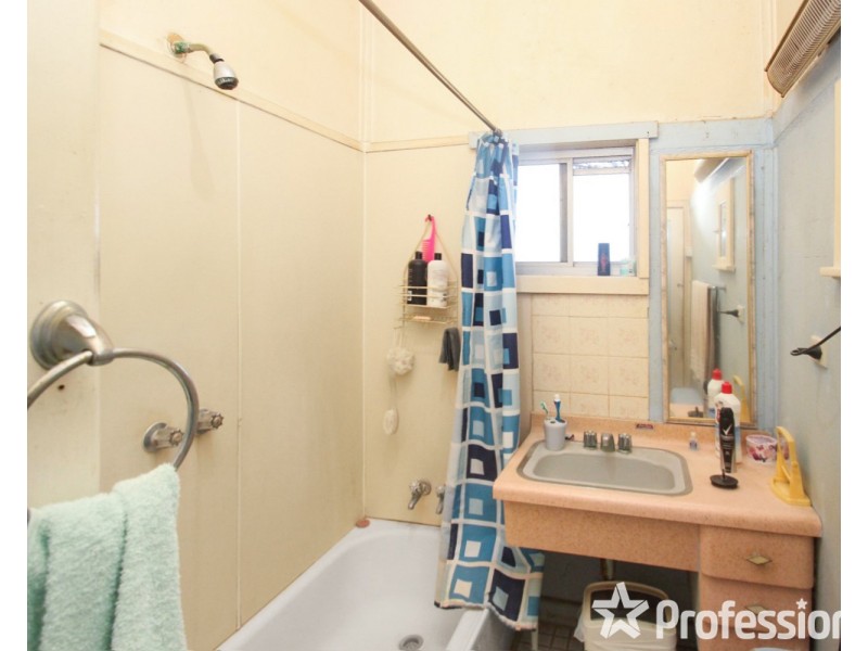 110 Gillies Street, Maryborough VIC 3465