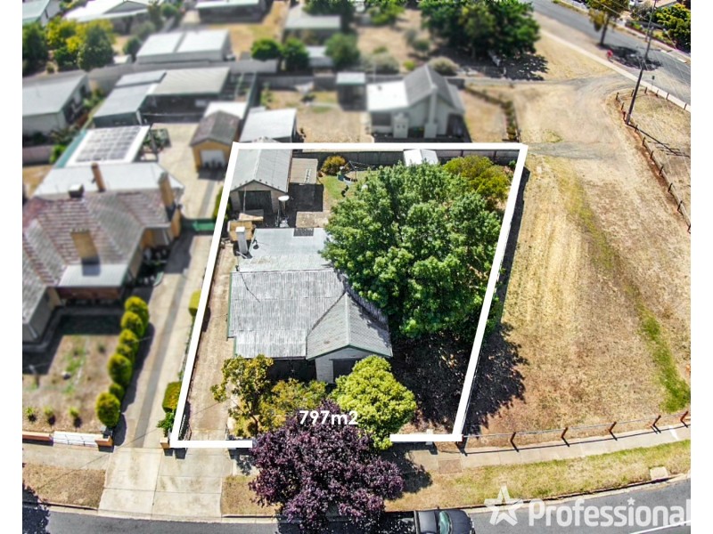 110 Gillies Street, Maryborough VIC 3465