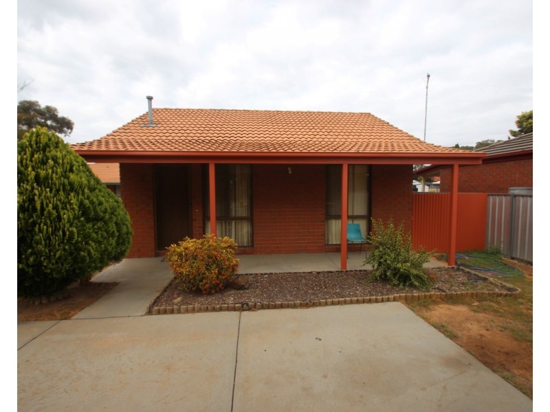 2/4 Ormond Avenue, Maryborough VIC 3465