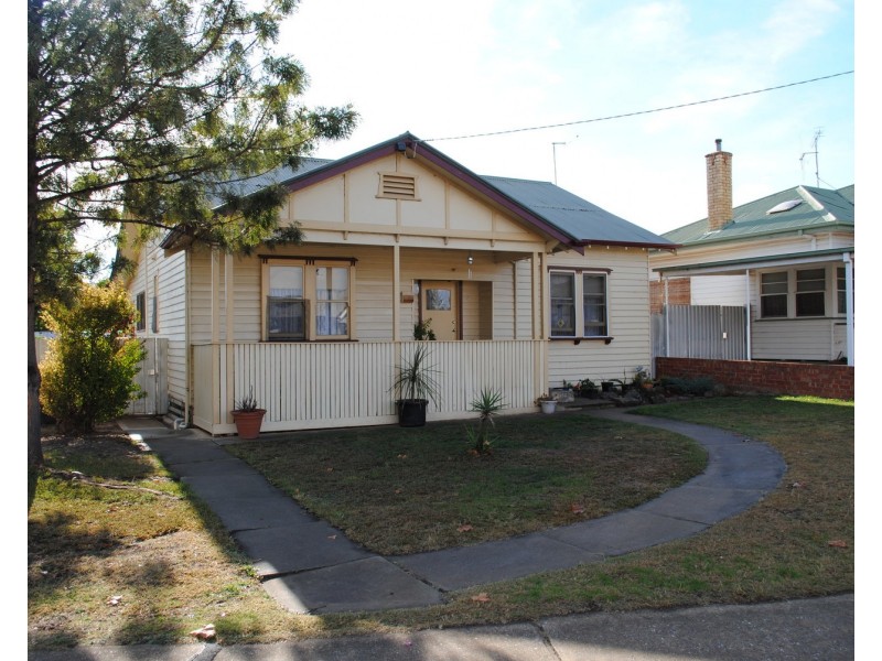 1 Majorca Road, Maryborough VIC 3465