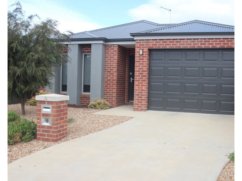 5 Doble Court, Maryborough VIC 3465