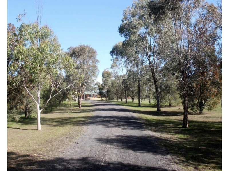 222 Dehnerts Road, Daisy Hill VIC 3465