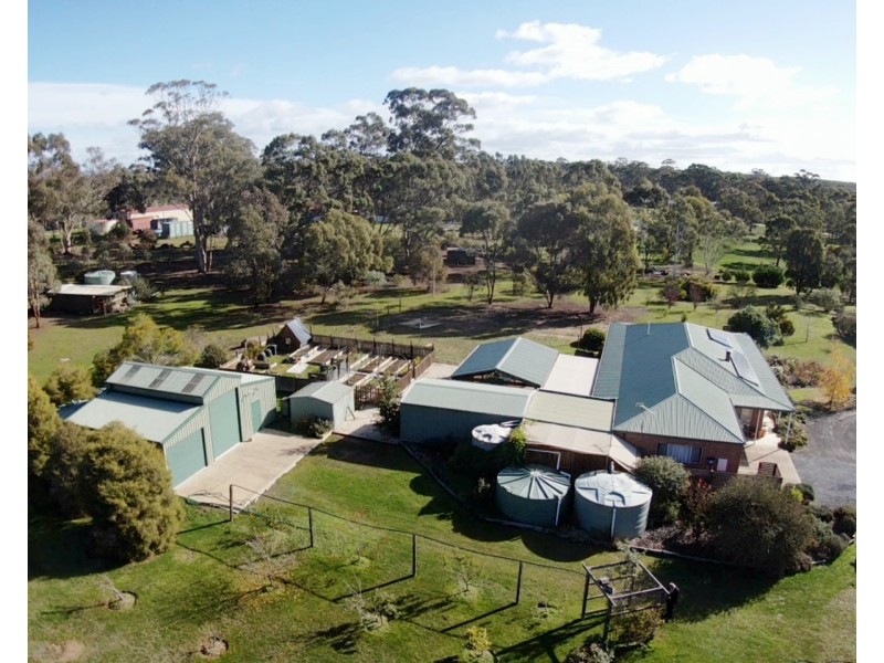 222 Dehnerts Road, Daisy Hill VIC 3465