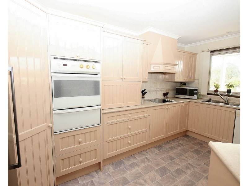 222 Dehnerts Road, Daisy Hill VIC 3465