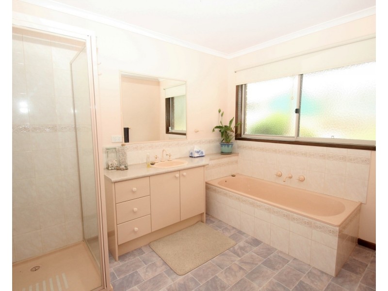 222 Dehnerts Road, Daisy Hill VIC 3465