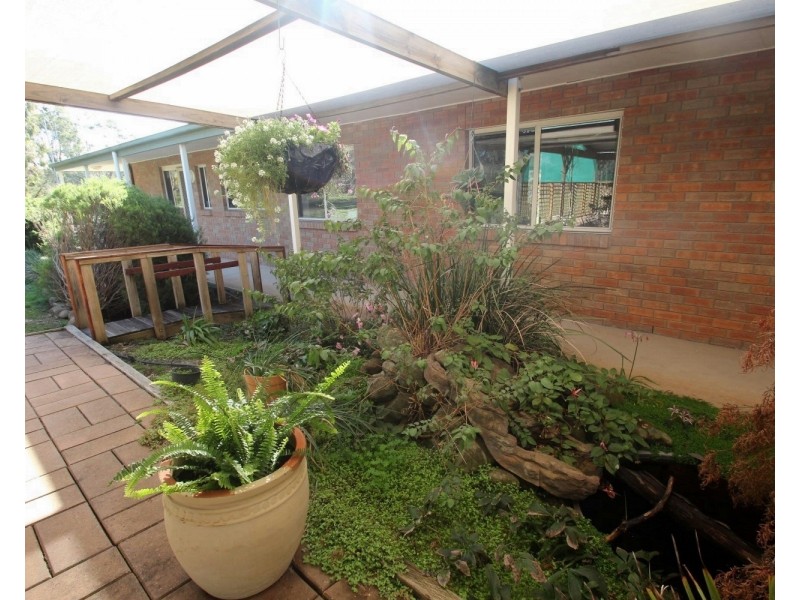 222 Dehnerts Road, Daisy Hill VIC 3465