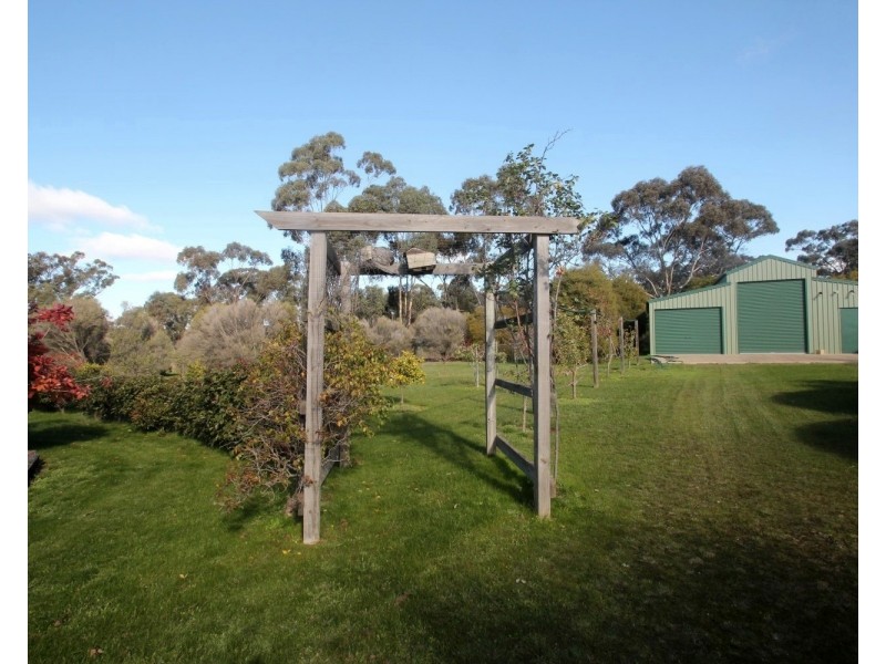 222 Dehnerts Road, Daisy Hill VIC 3465