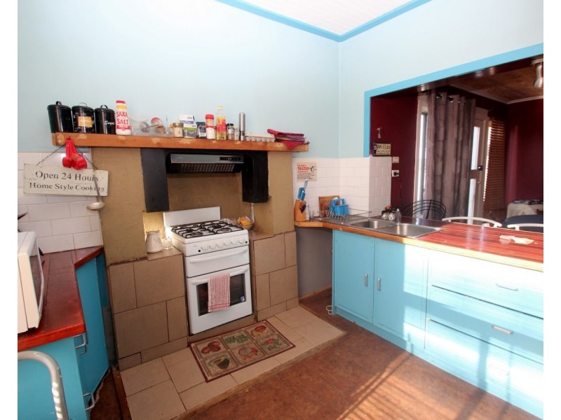 208 Railway Street, Maryborough VIC 3465