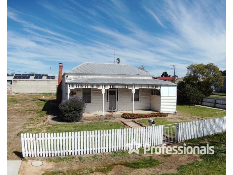 9 Newton Street, Maryborough VIC 3465