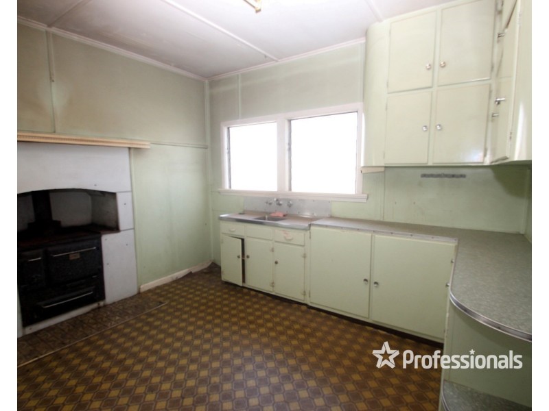 9 Newton Street, Maryborough VIC 3465