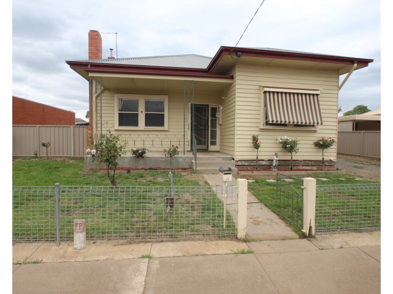 8 Sutton Road, Maryborough VIC 3465