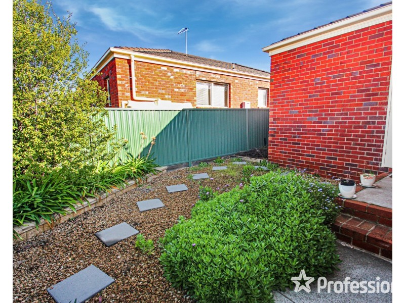 12 Sydney Avenue, Maryborough VIC 3465