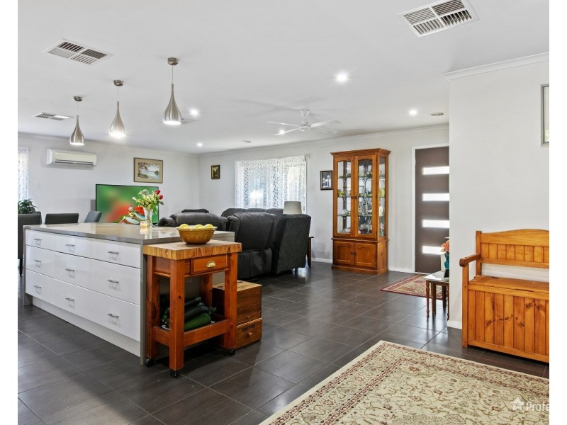 25 Ironbark Drive, Maryborough VIC 3465