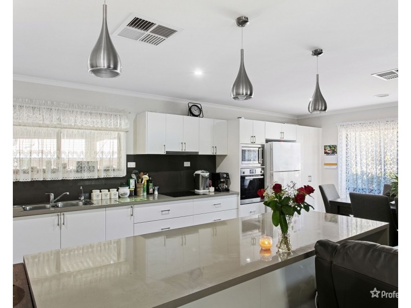 25 Ironbark Drive, Maryborough VIC 3465