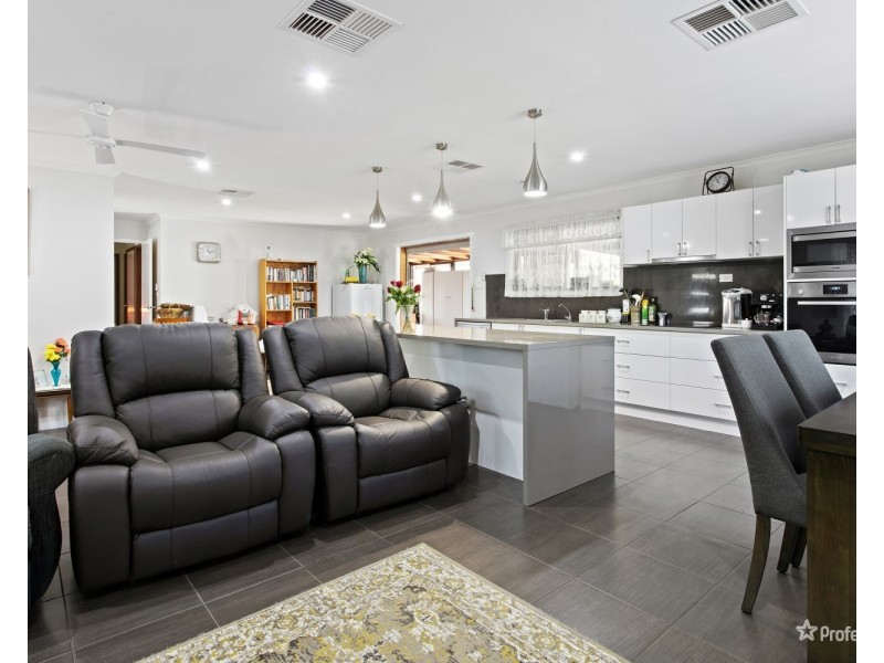 25 Ironbark Drive, Maryborough VIC 3465