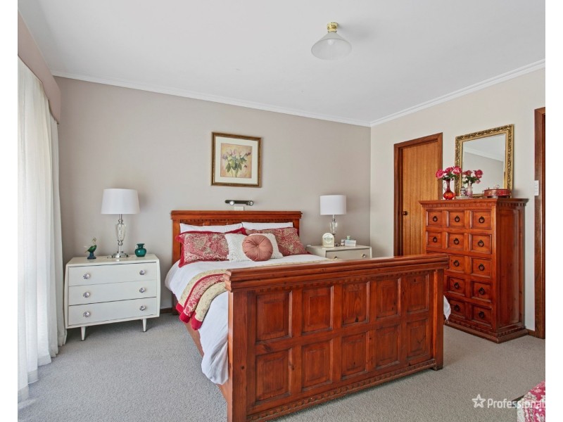 4 Templeton Street, Avoca VIC 3467