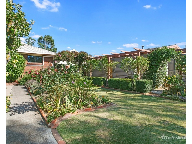 4 Templeton Street, Avoca VIC 3467