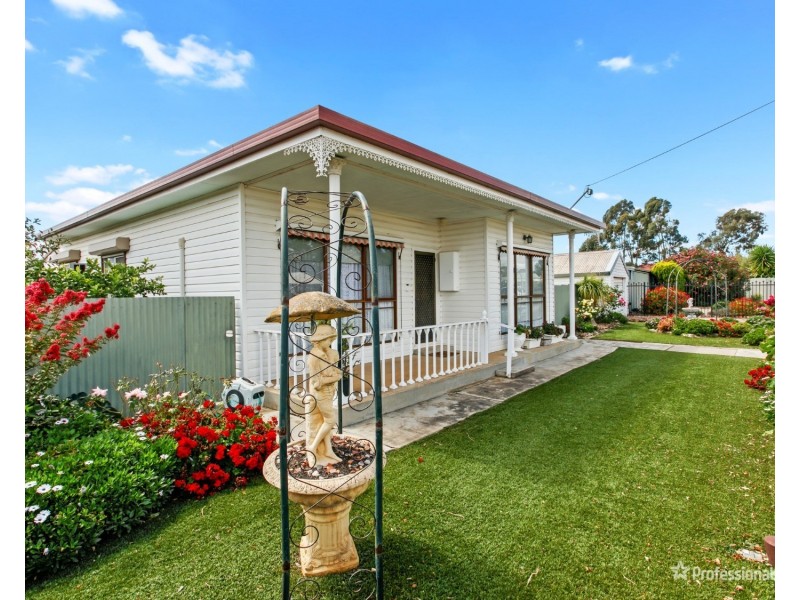 4 Christian Street, Maryborough VIC 3465