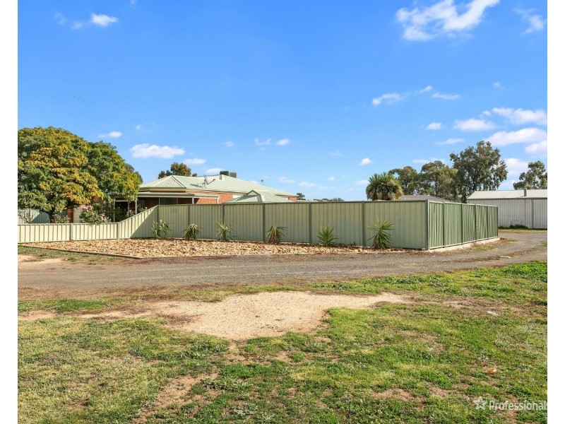 7-9 Powlett Street, Carisbrook VIC 3464