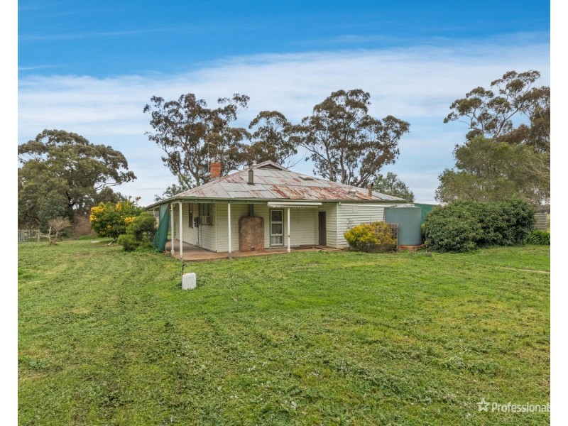 99 Newmarket Road, Carisbrook VIC 3464