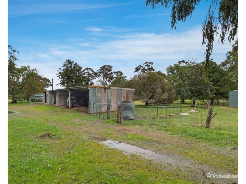 99 Newmarket Road, Carisbrook VIC 3464