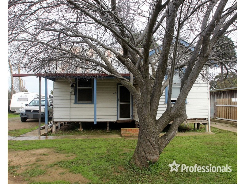 42 Victoria Street, Carisbrook VIC 3464