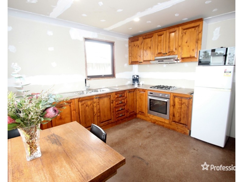 42 Victoria Street, Carisbrook VIC 3464