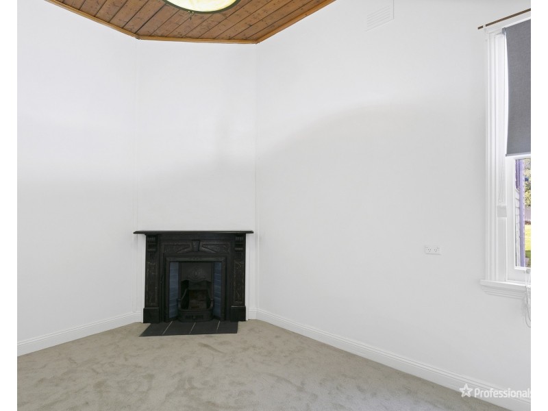 82 Napier Street, Maryborough VIC 3465