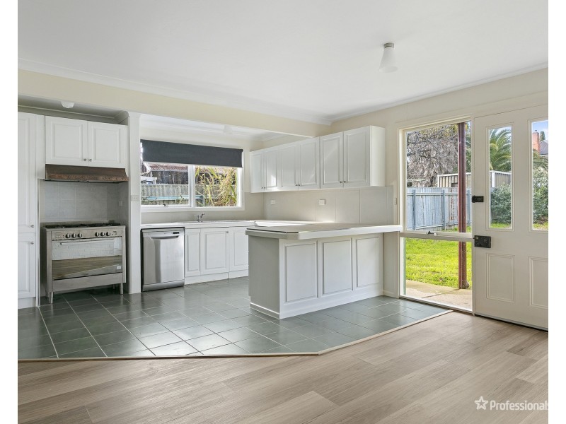 82 Napier Street, Maryborough VIC 3465