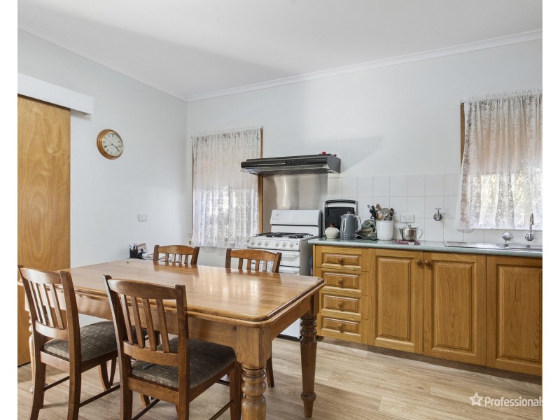 11 Barr Street, Maryborough VIC 3465