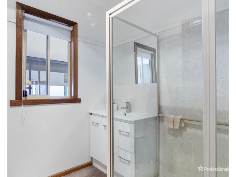 11 Barr Street, Maryborough VIC 3465