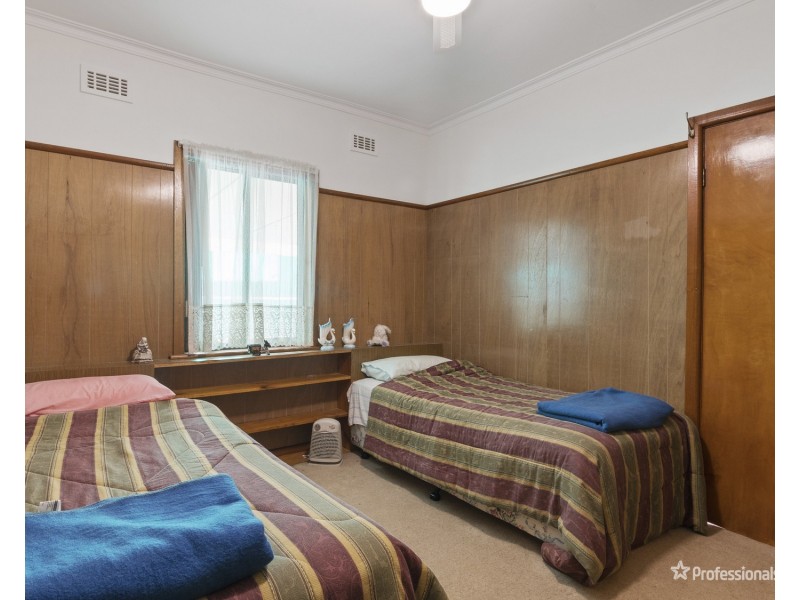 11 Barr Street, Maryborough VIC 3465