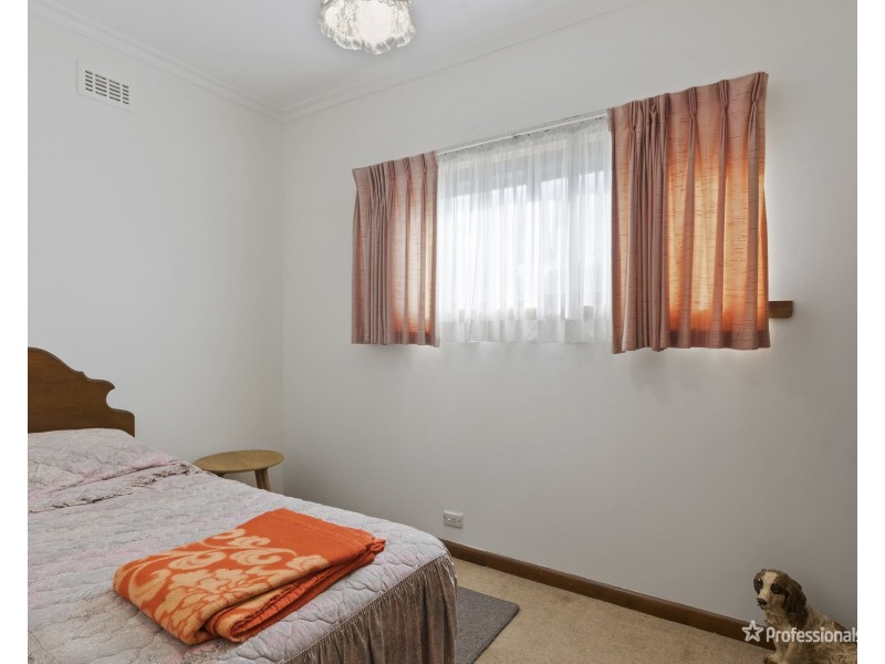 11 Barr Street, Maryborough VIC 3465