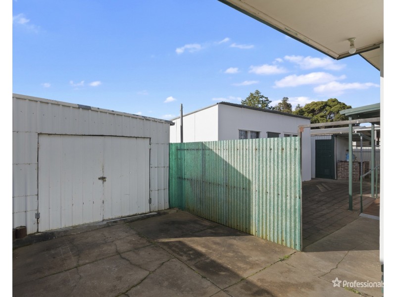 11 Barr Street, Maryborough VIC 3465