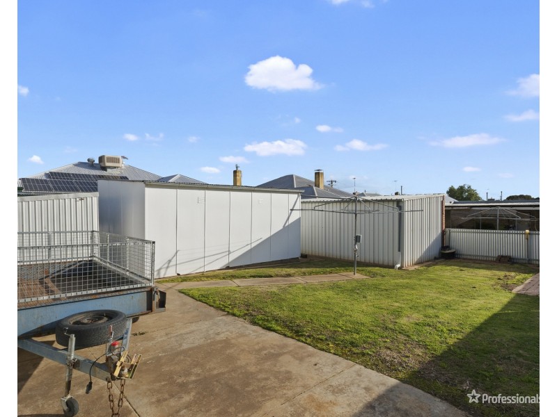 11 Barr Street, Maryborough VIC 3465