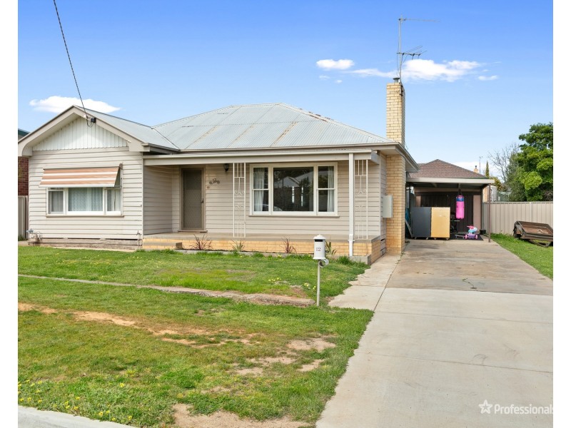 12 Barr Street, Maryborough VIC 3465
