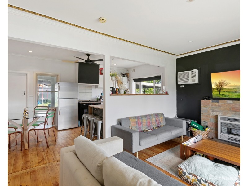 12 Barr Street, Maryborough VIC 3465