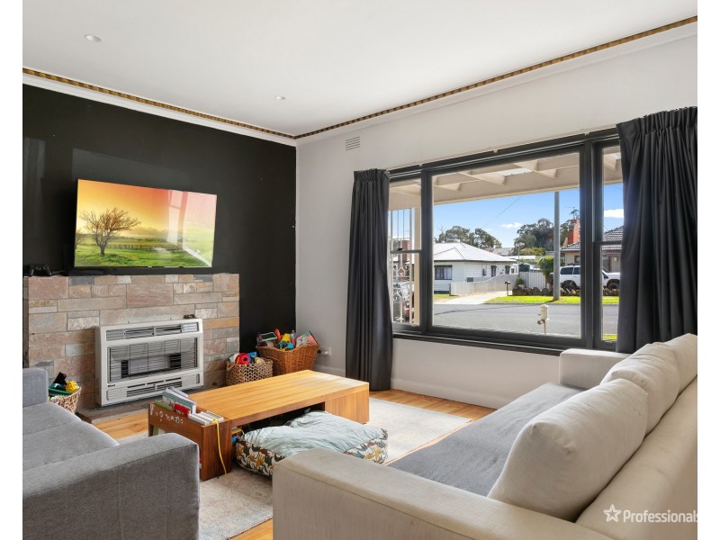 12 Barr Street, Maryborough VIC 3465