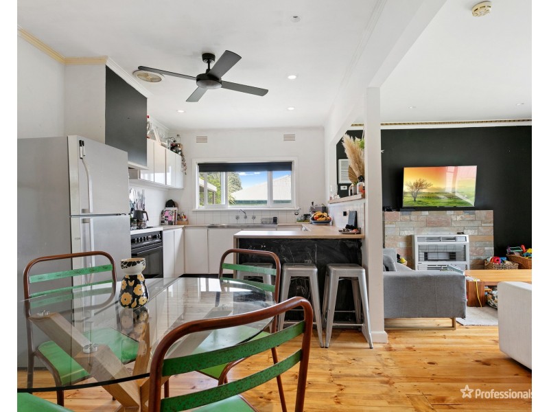 12 Barr Street, Maryborough VIC 3465