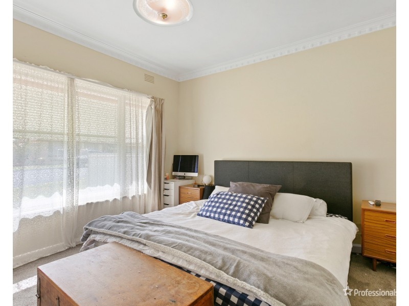 12 Barr Street, Maryborough VIC 3465