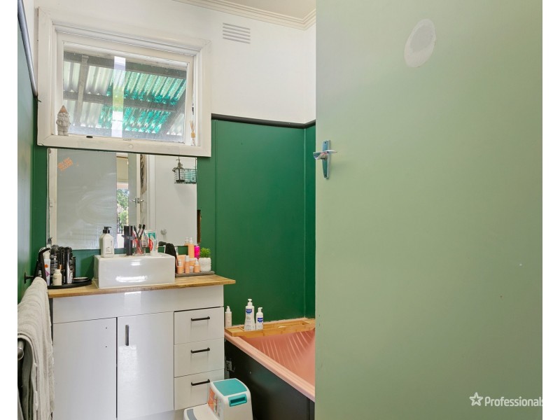 12 Barr Street, Maryborough VIC 3465