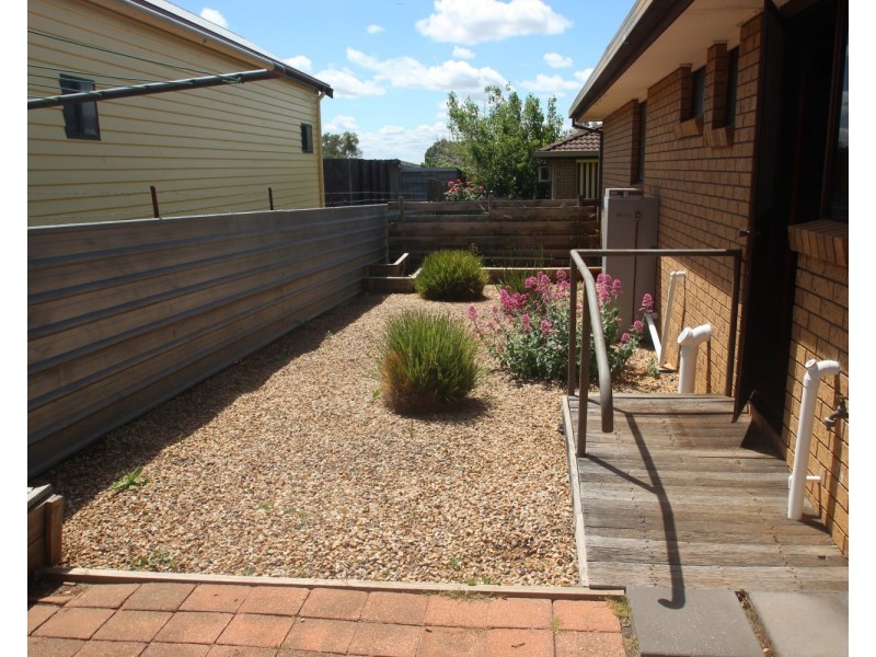 2/10 Pekin Road, Maryborough VIC 3465