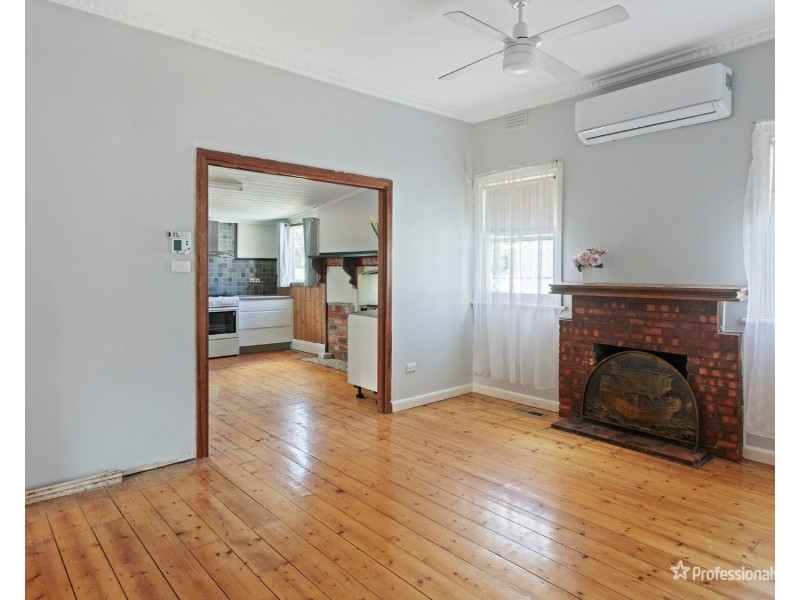 14 Dundas Road, Maryborough VIC 3465